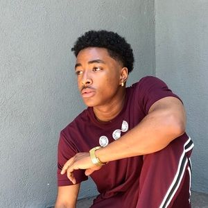 Meet your Posher, Amer